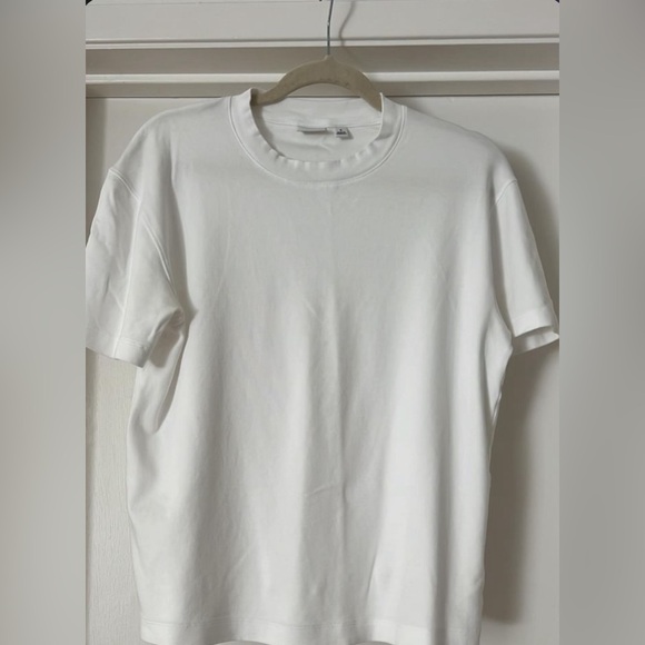Aritzia
Heavyweight tee
Size S (oversized) - Picture 1 of 1